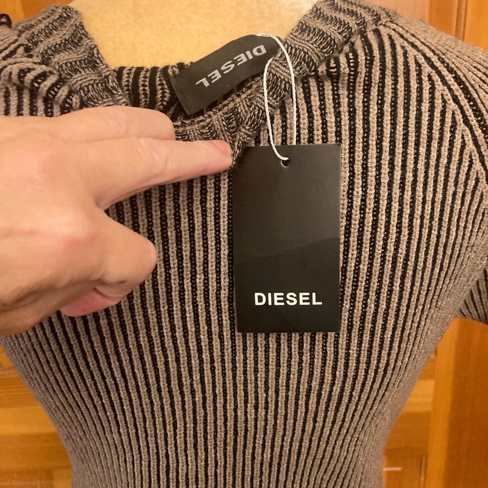 Authentic DIESEL Distressed Sweater. Small - Picture 10 of 16